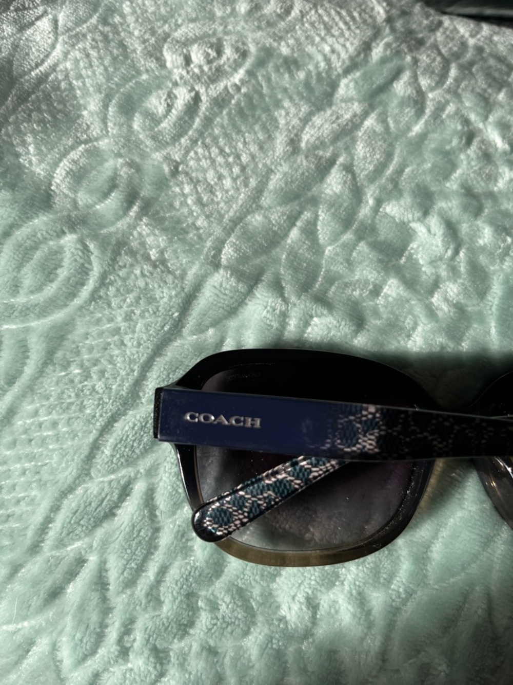 Coach Women's Navy Frame Sunglasses with Black Case - Picture 14 of 14